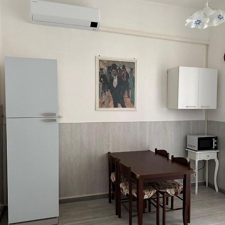 Savona Casa Vacanze Vicino Mare 3 Minuti Wifi Buitenkant foto