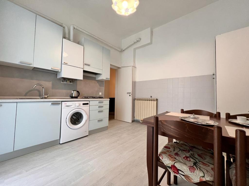 Savona Casa Vacanze Vicino Mare 3 Minuti Wifi Buitenkant foto